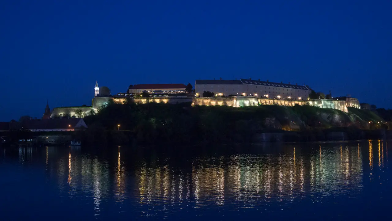 Novi Sad noću